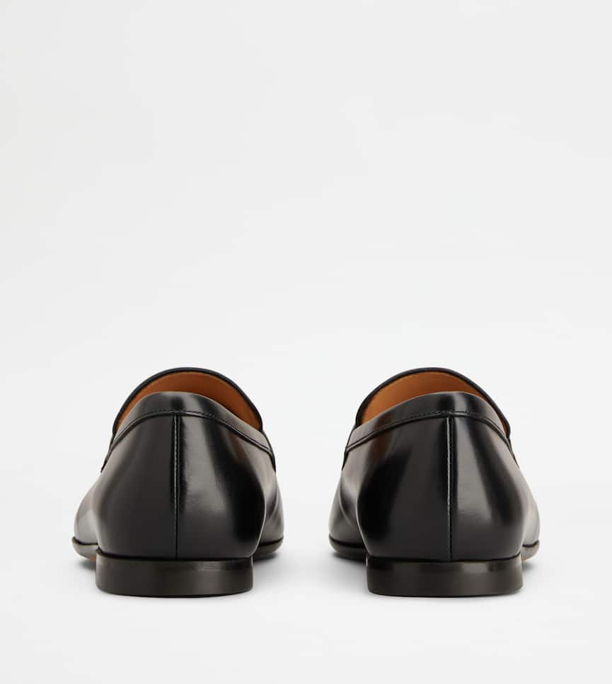 Loafers in Leather - Rear view