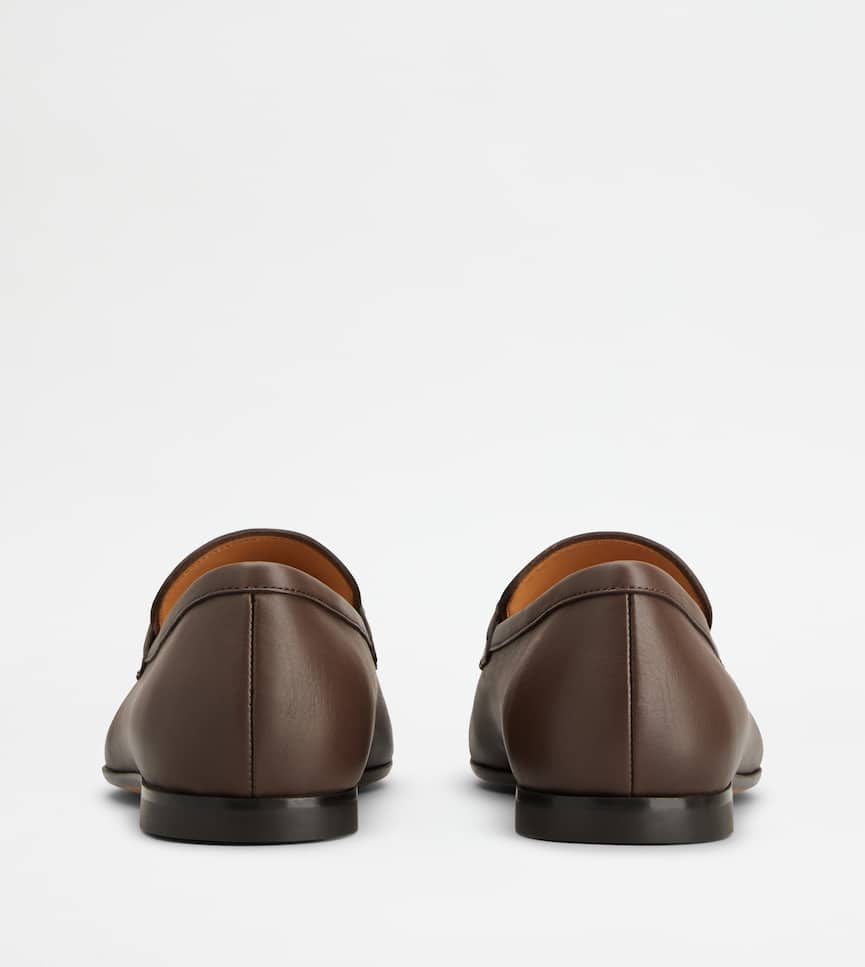 Loafers in Leather - Rear view