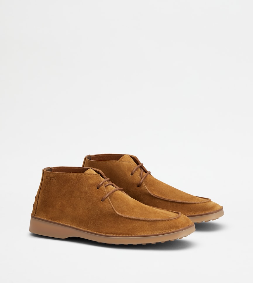 Desert Boots in Suede - Three-quarter view