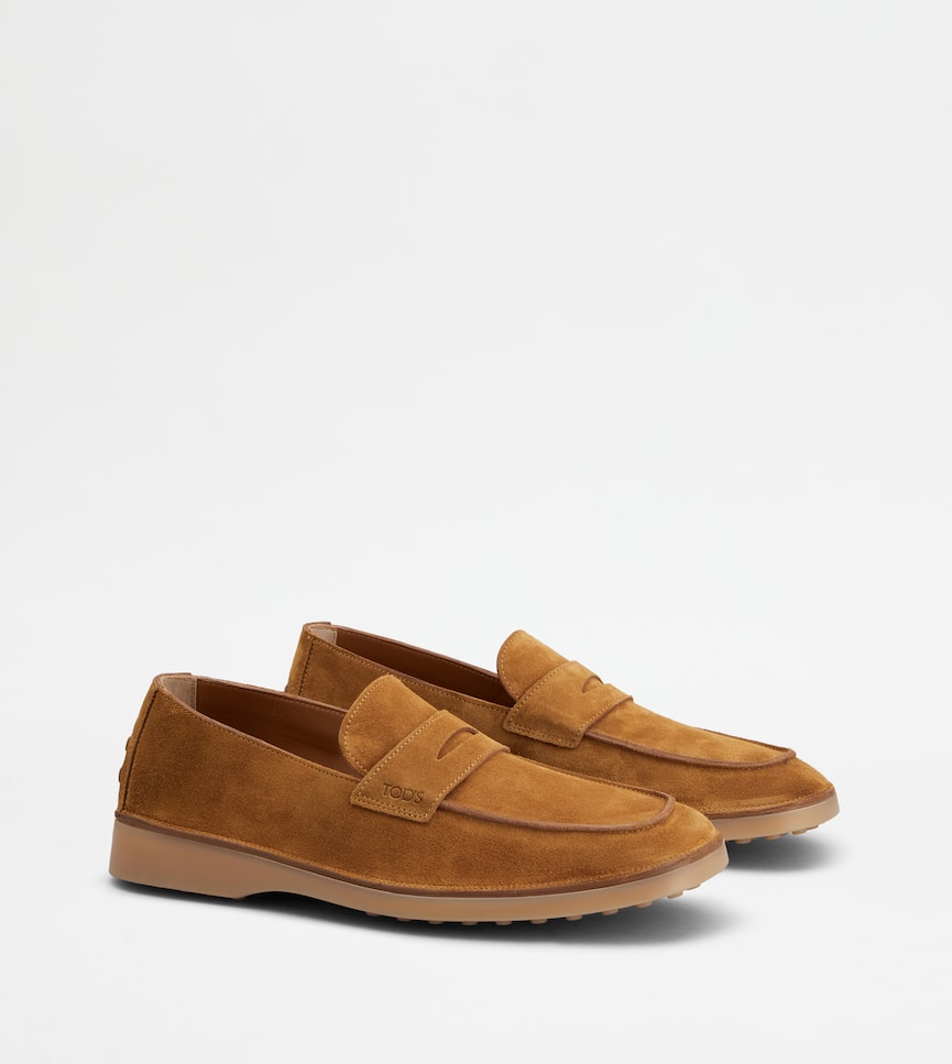 Loafers in Suede - Three-quarter view