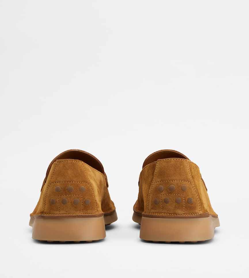 Loafers in Suede - Rear view