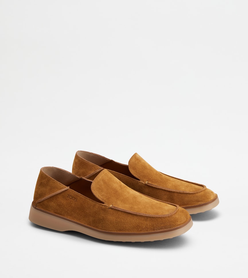 Loafers in Suede - Three-quarter view