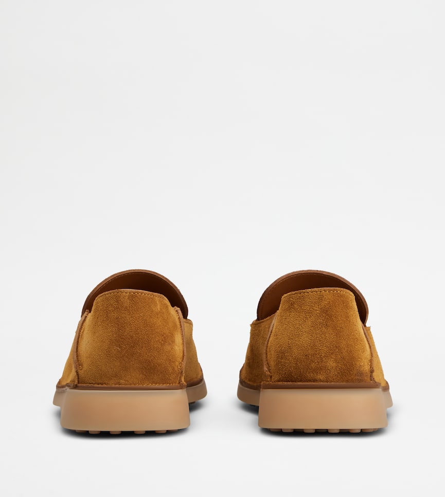 Loafers in Suede - Rear view