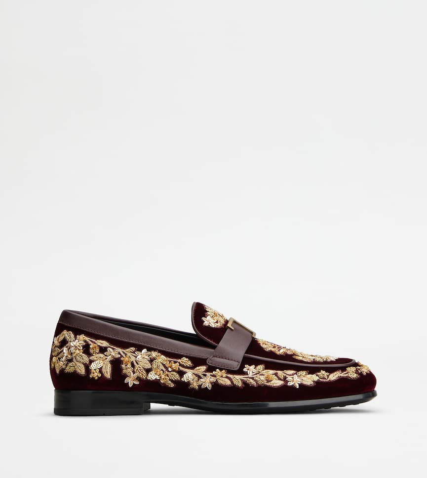 T Timeless Loafers in Velvet and Leather - Side view