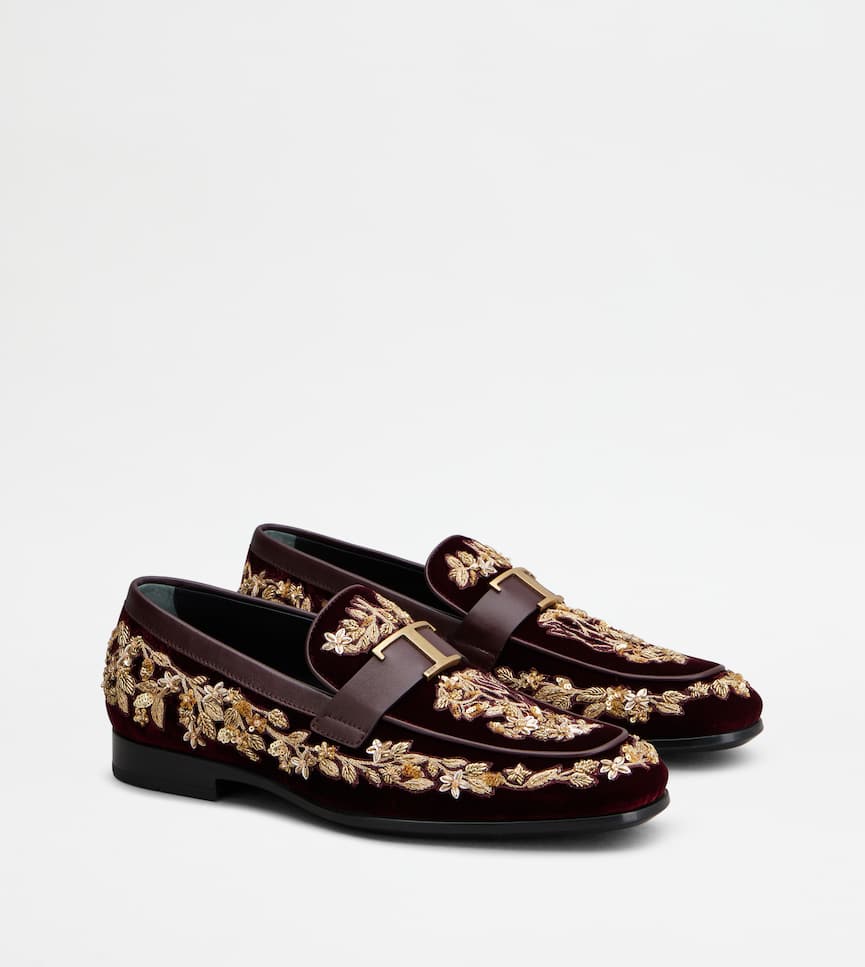 T Timeless Loafers in Velvet and Leather - Three-quarter view