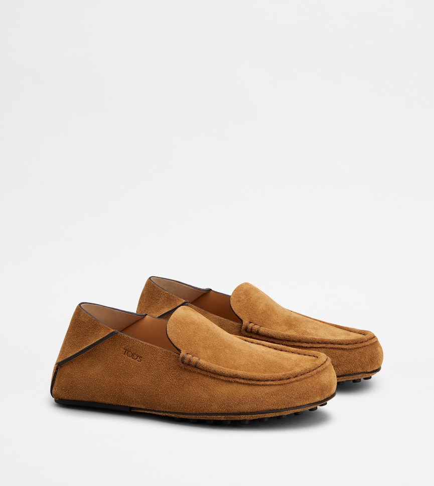 Slipper Loafers in Suede - Three-quarter view