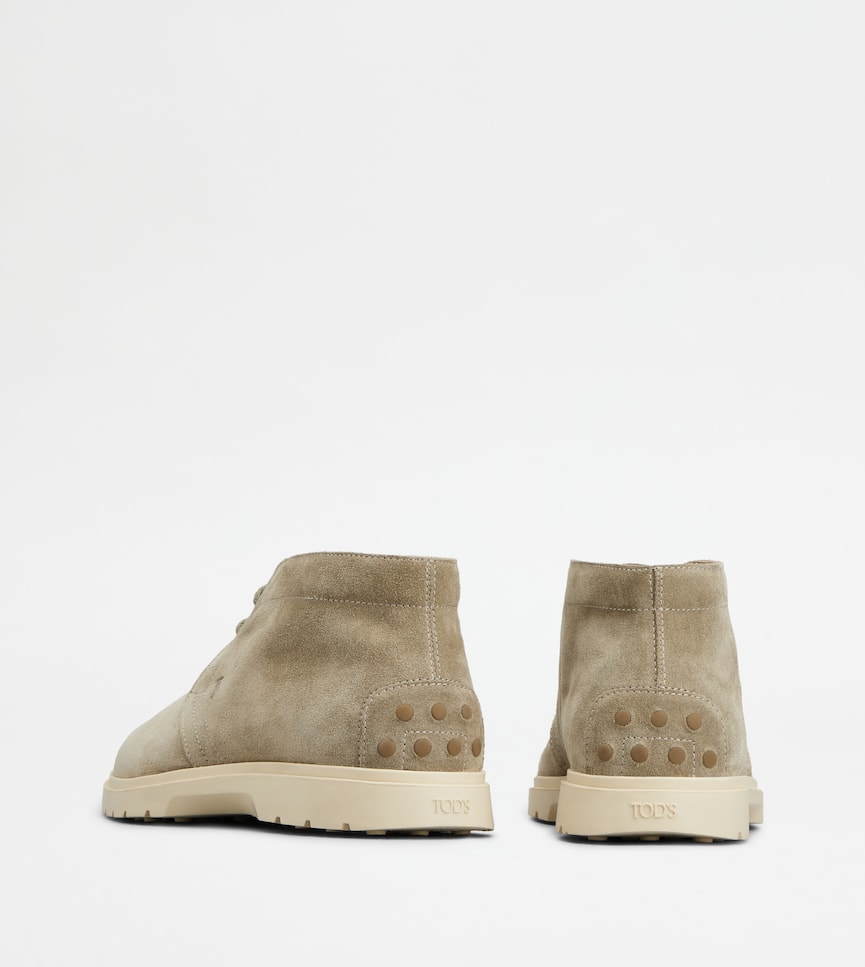 Desert Boots in Suede - Rear view