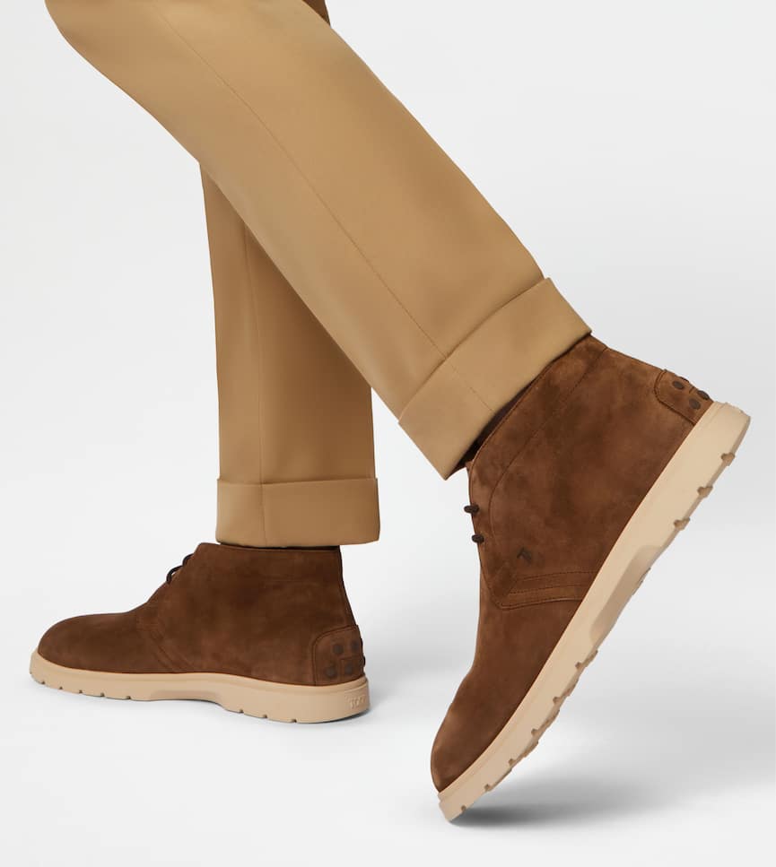 Desert Boots in Suede - On body