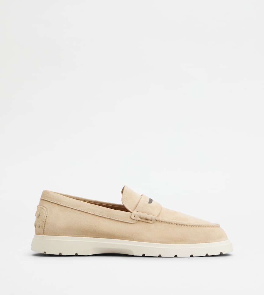 Loafers in Suede - Side view