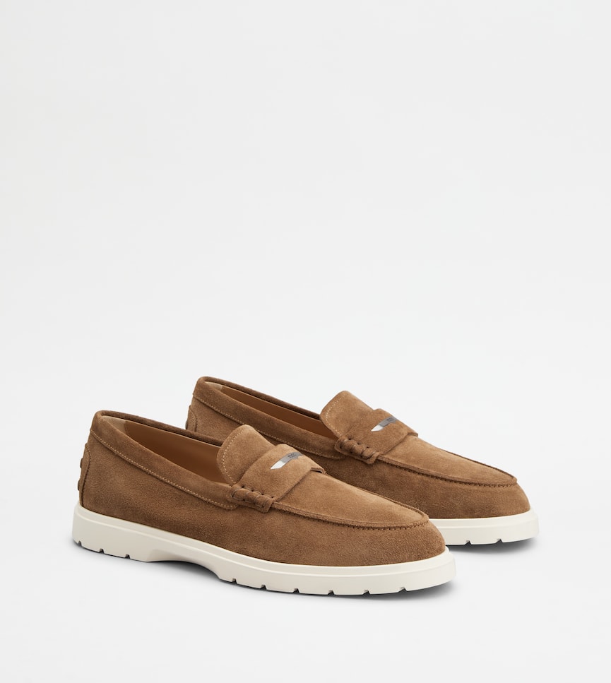 Loafers in Suede - Three-quarter view