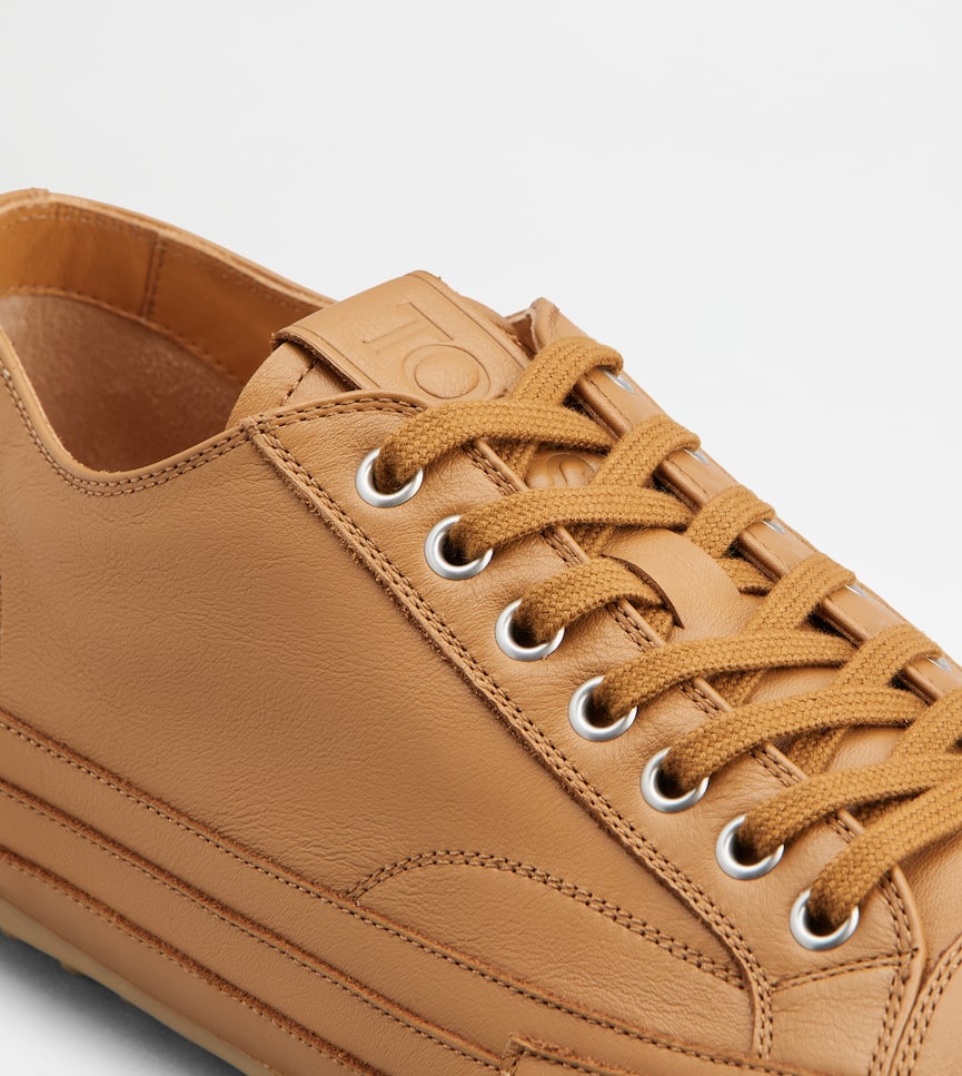 Sneakers aus Leder - Alternativa dettaglio