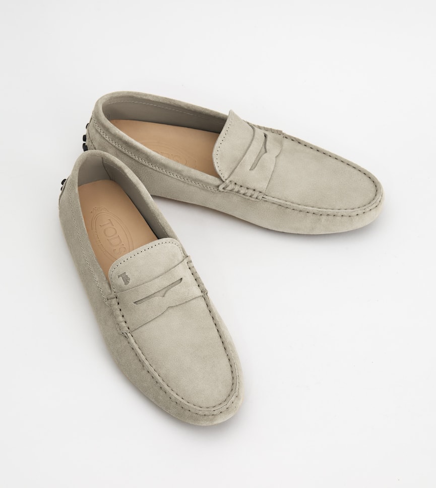 Gommino Driving Shoes in Suede - Three-quarter view