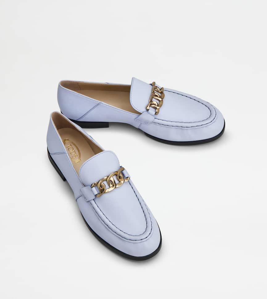 Loafers in Leather - Three-quarter view