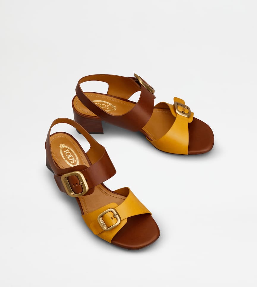 Sandals in Leather - Three-quarter view