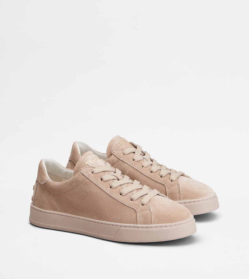 Sneakers in Suede - Three-quarter view