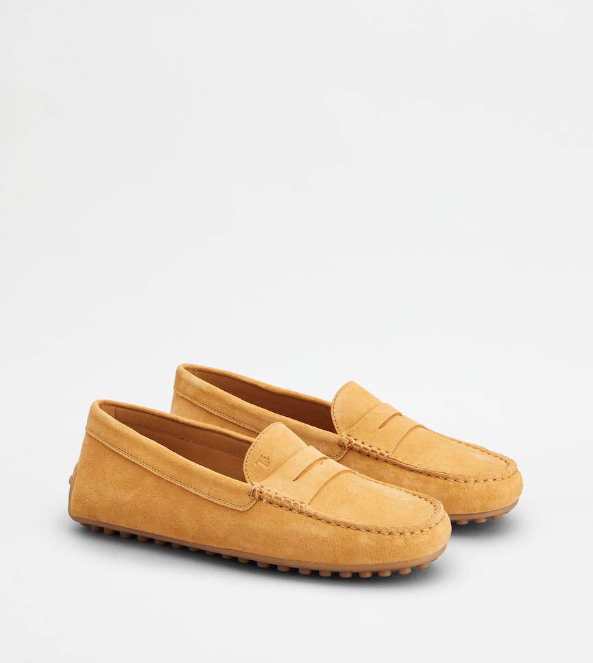 City Gommino Driving Shoes in Suede - Three-quarter view