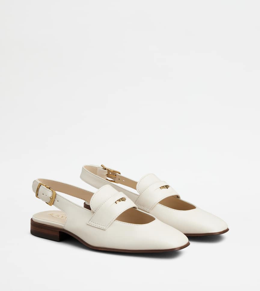 Mocassin Slingback en Cuir - Vue de trois quarts