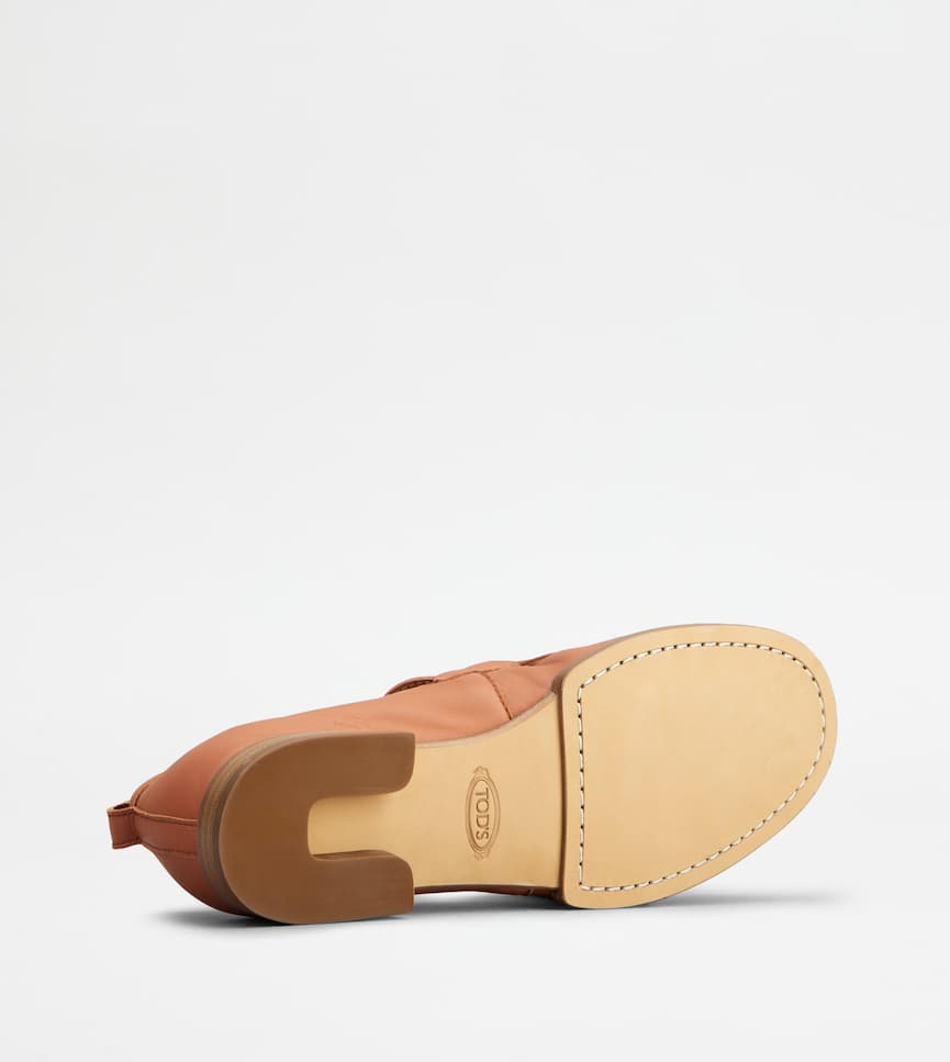 Loafers in Leather - Bottom view