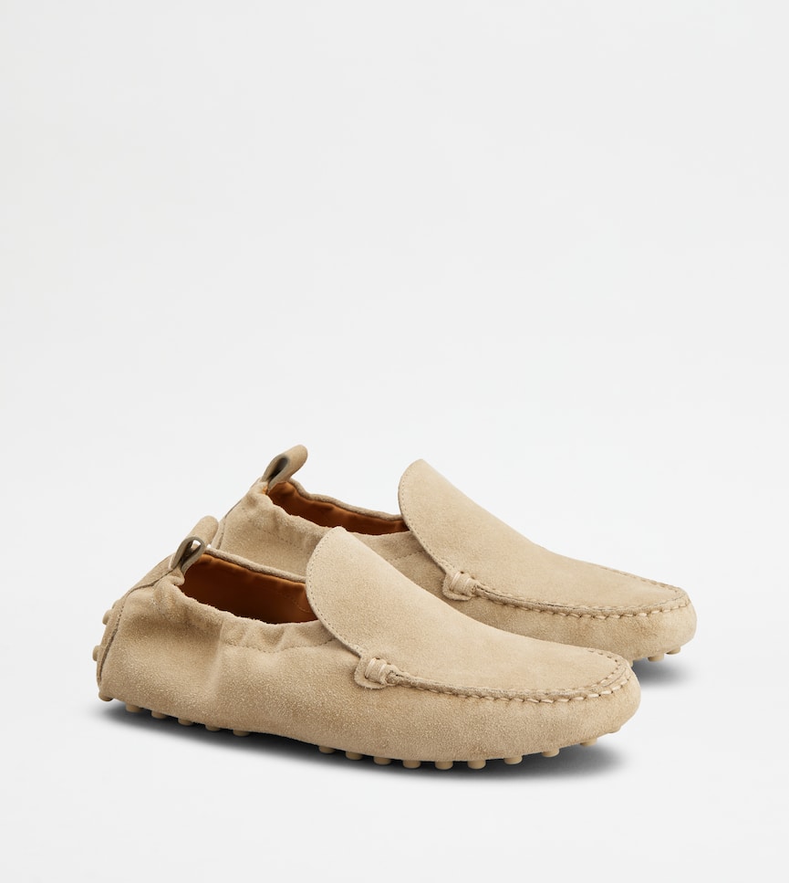 Gommino Driving Shoes in Suede - Three-quarter view