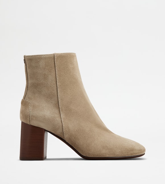 ADA_PRODUCT_ITEM_IMAGE Ankle Boots in Suede