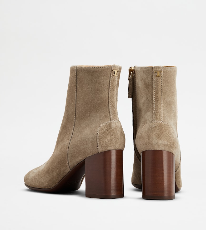 Ankle Boots in Suede - Rear view