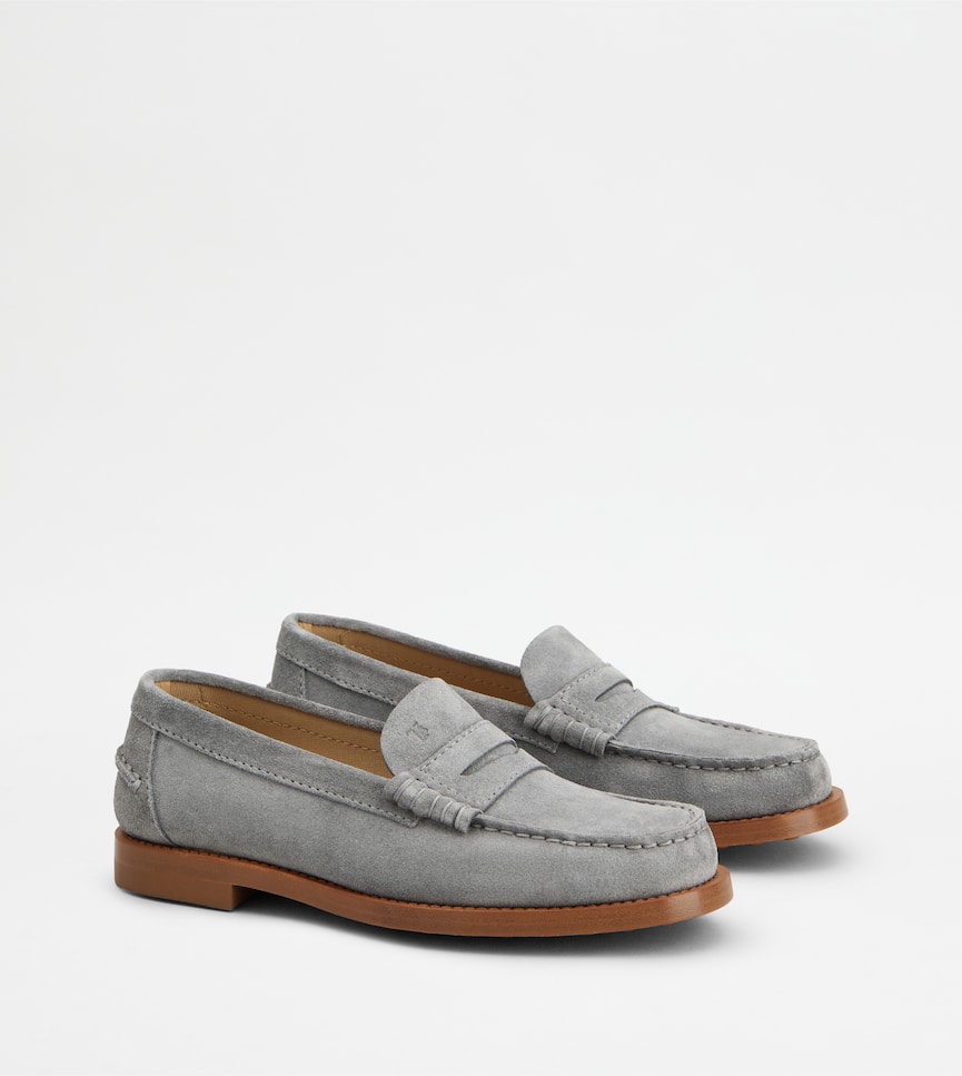 Loafers in Suede - Three-quarter view