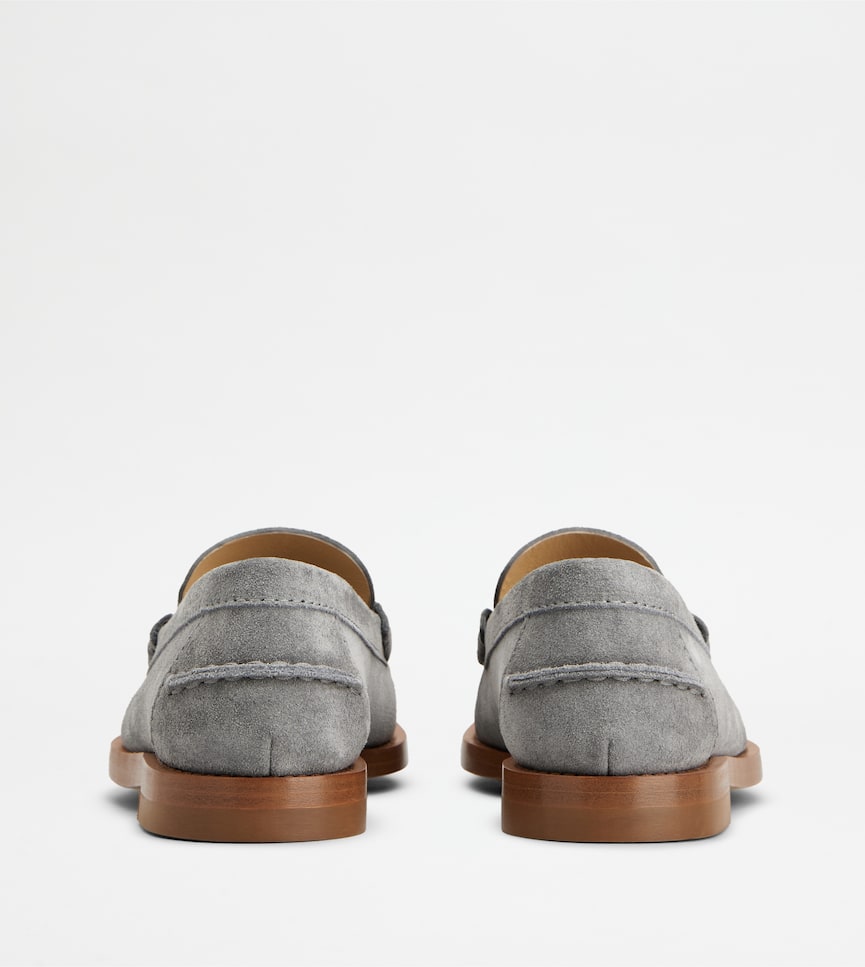 Loafers in Suede - Rear view