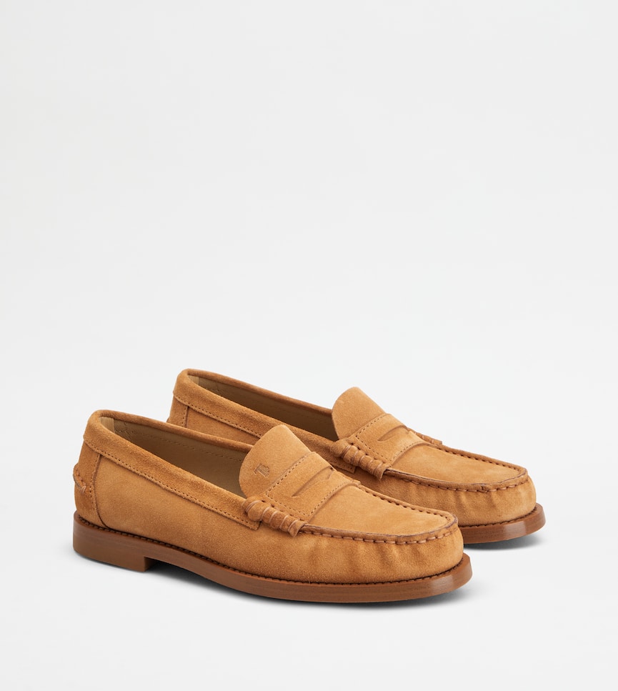 Loafers in Suede - Three-quarter view