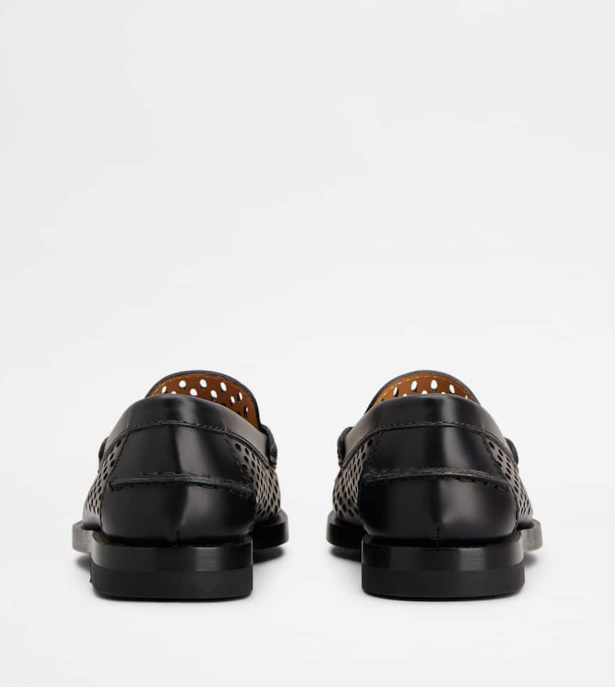 Loafers in Leather - Rear view