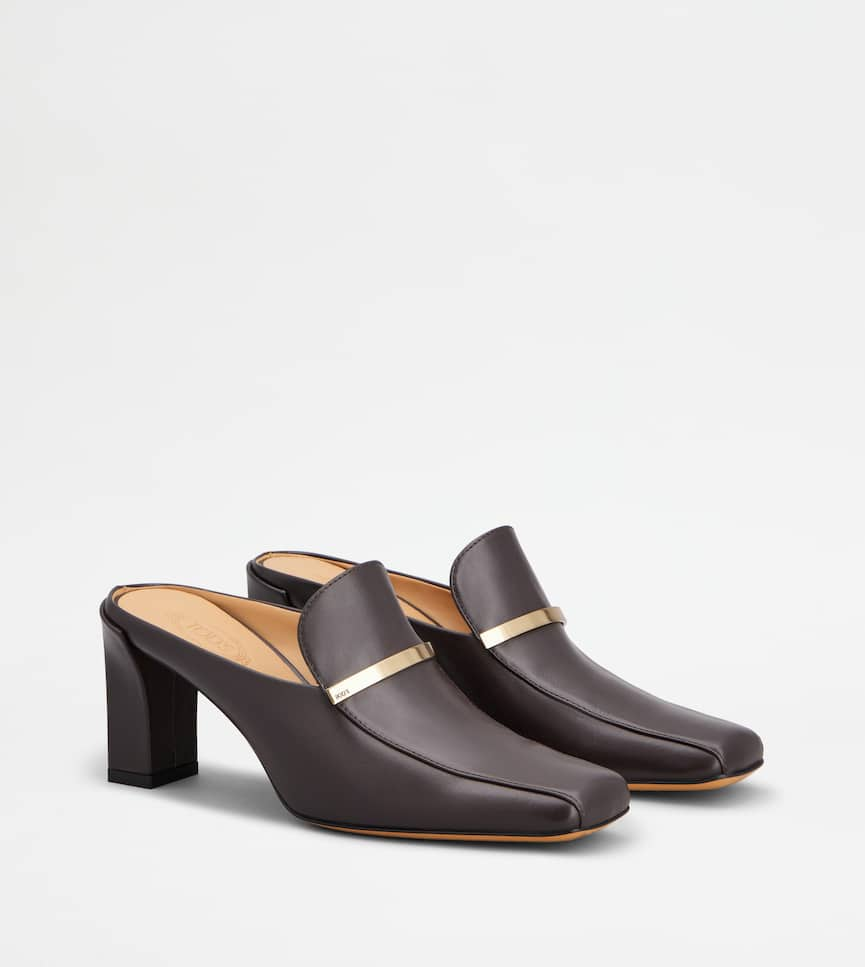 Mules in Leather - Three-quarter view