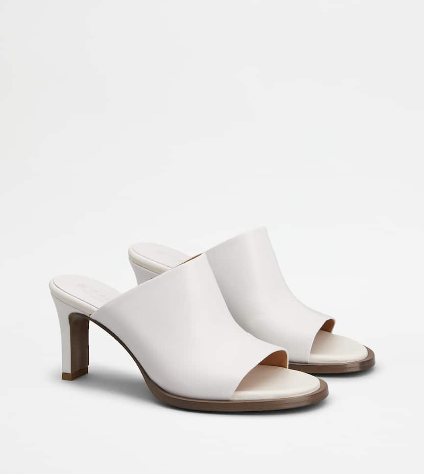 Mules in Leather - Three-quarter view