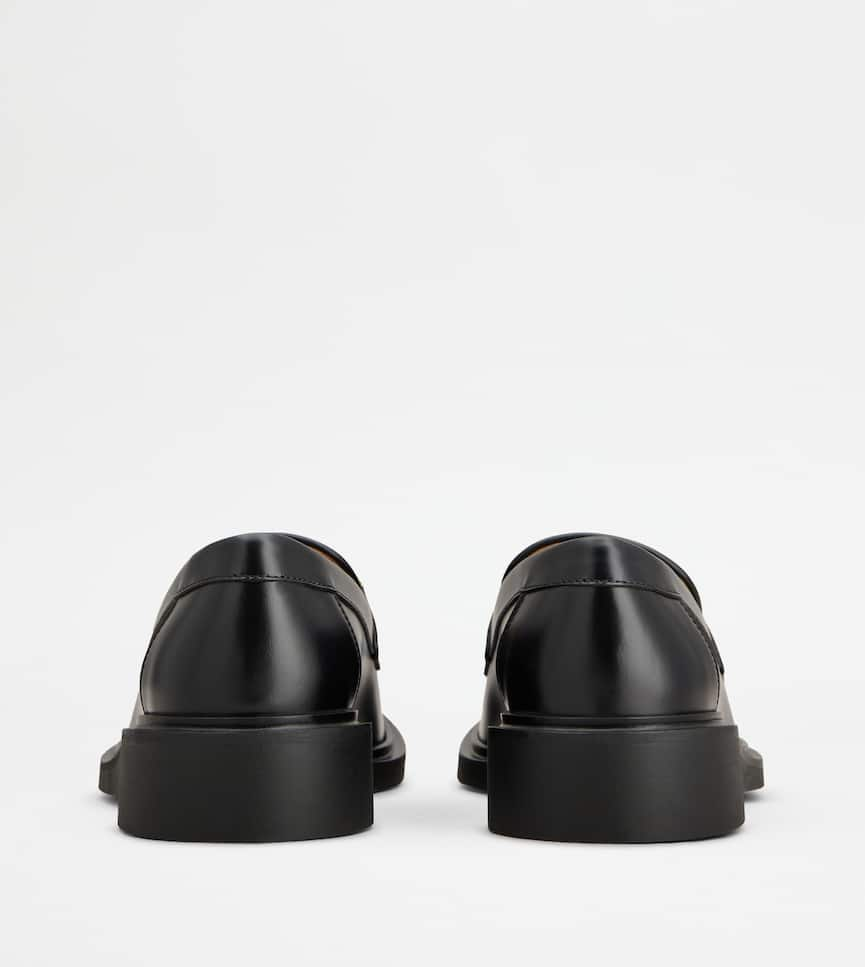 Loafers in Leather - Rear view