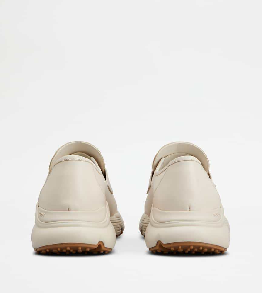 Sporty Loafers in Leather - Rear view