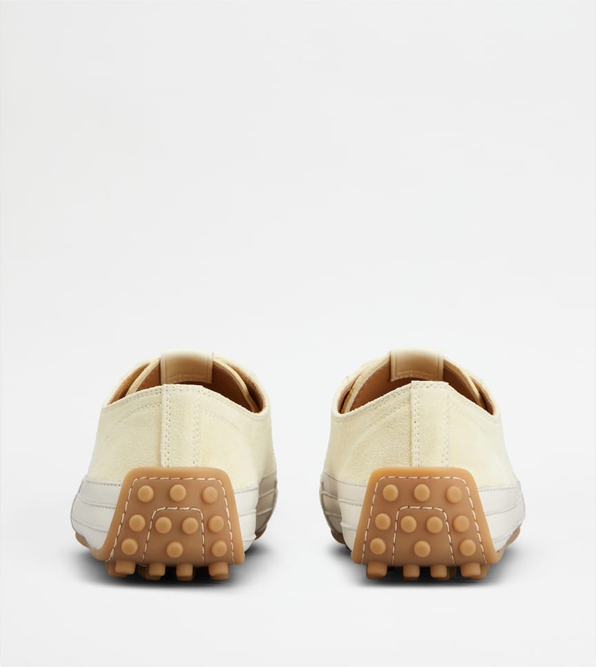 Sneakers in Suede - Rear view