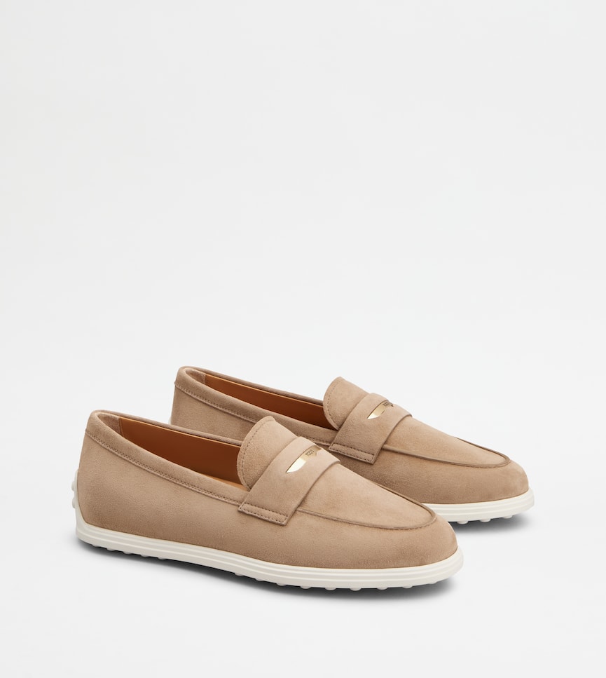 Loafers in Suede - Three-quarter view