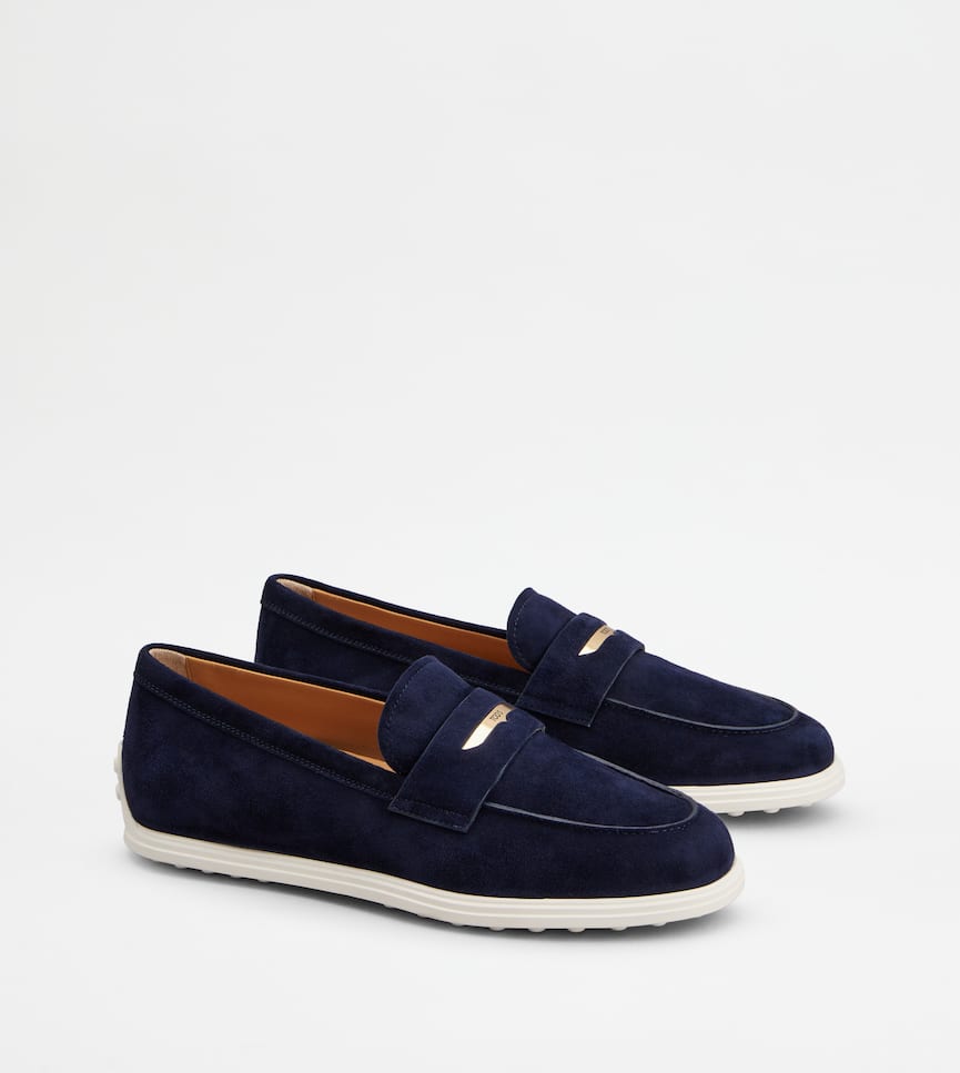 Loafers in Suede - Three-quarter view