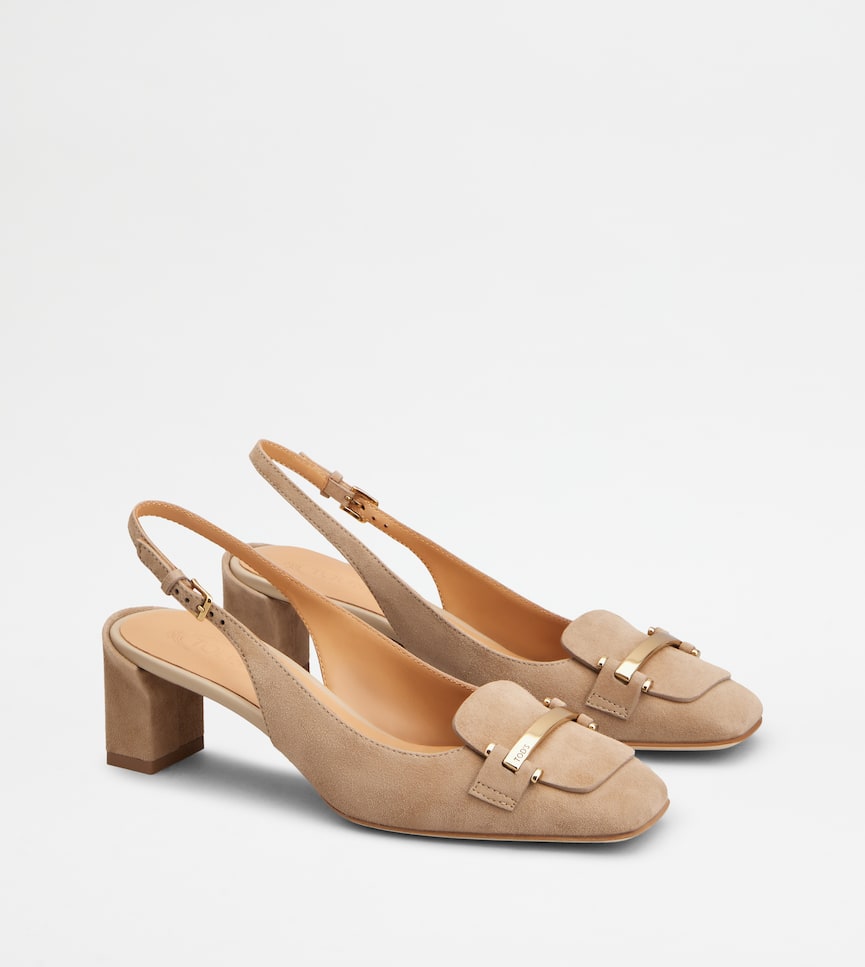 Décolleté Slingback in Pelle Scamosciata - Vista di tre quarti