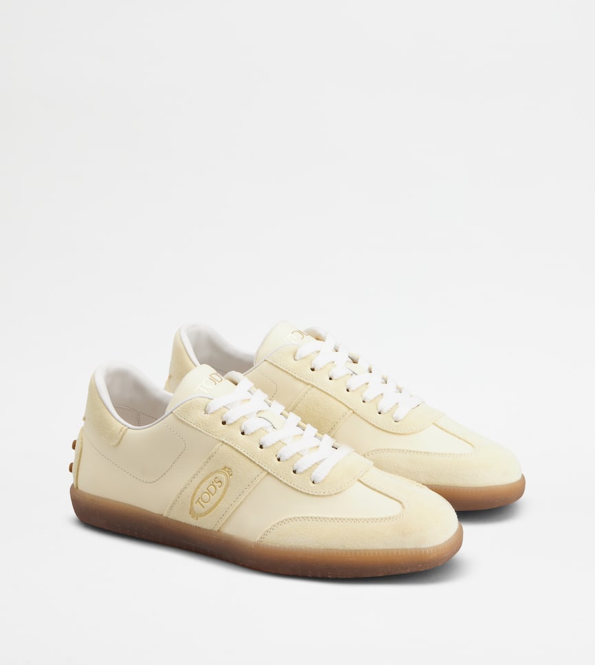 Tod's Tabs Sneakers in Leather - Three-quarter view