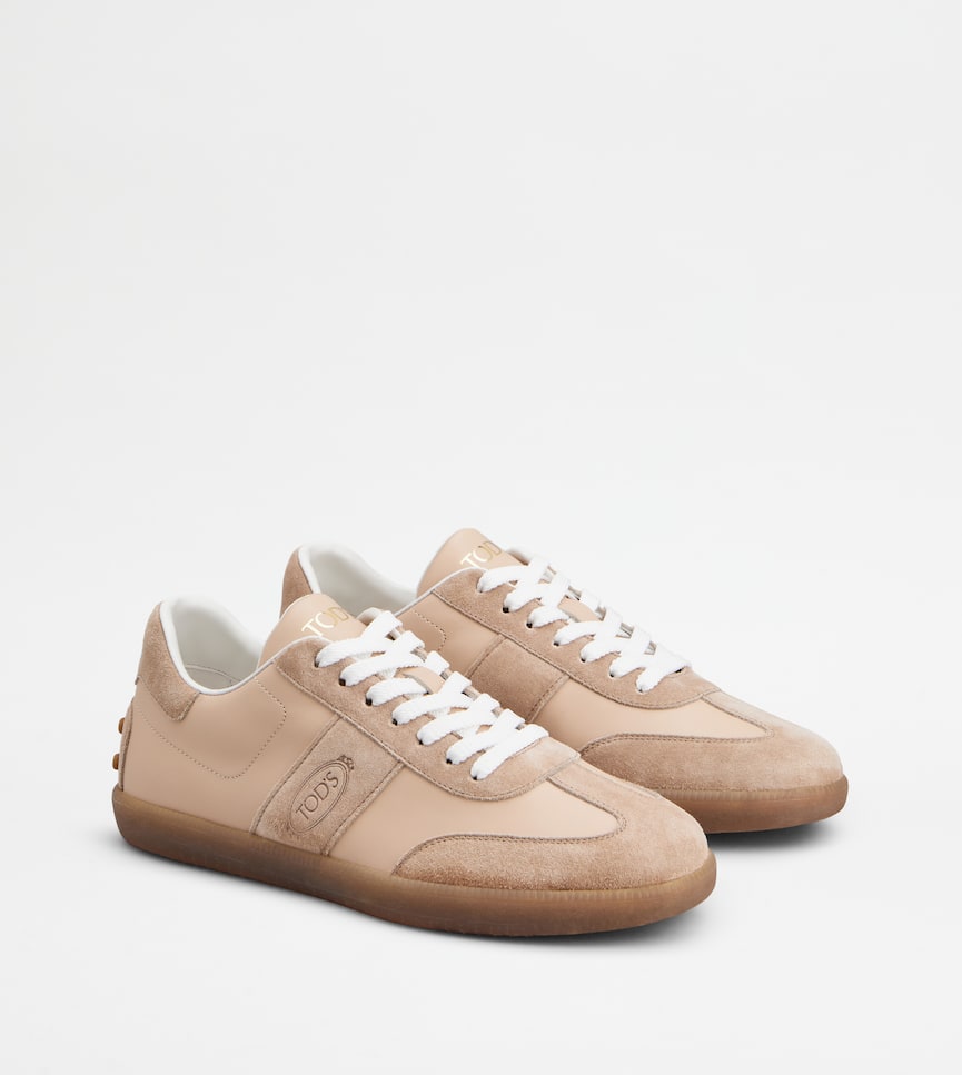 Tod's Tabs Sneakers in Leather - Three-quarter view