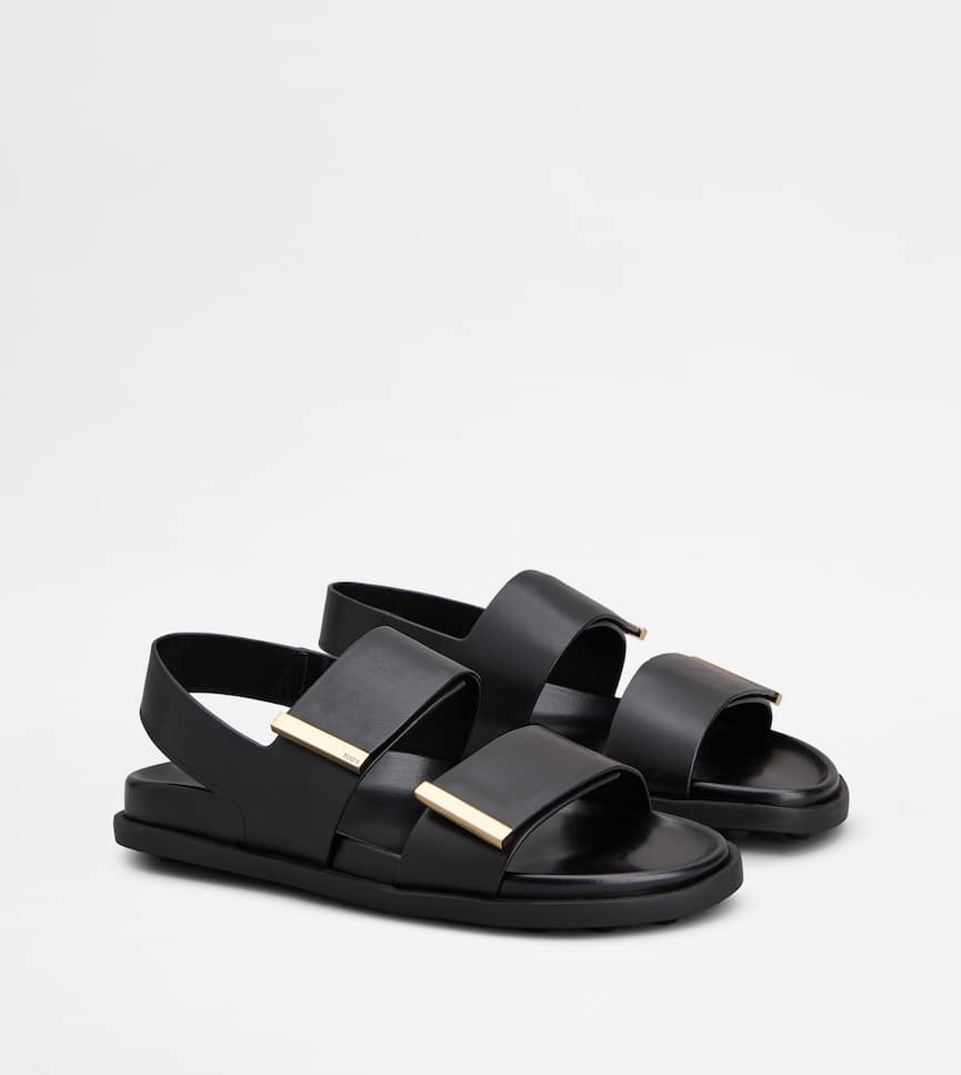 Sandals in Leather - Three-quarter view