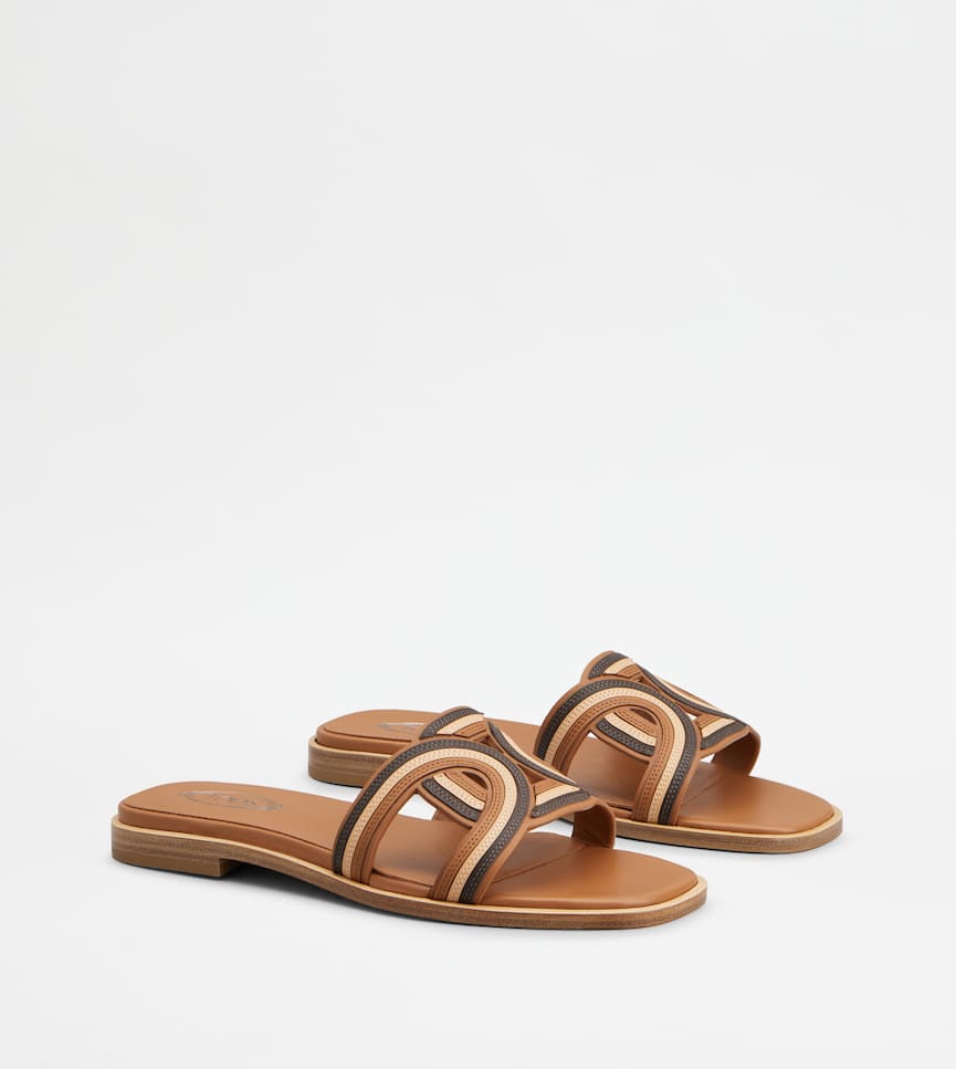 Kate Sandals in Leather - Three-quarter view