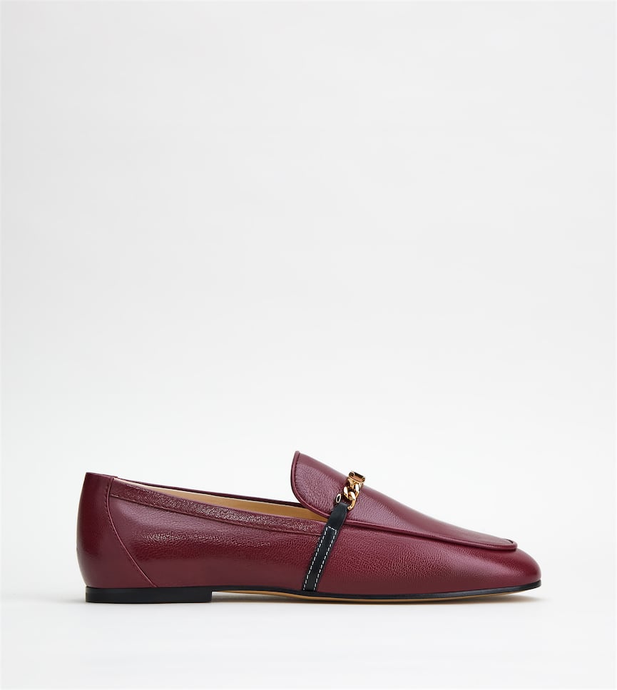 Loafers in Leather - Side view