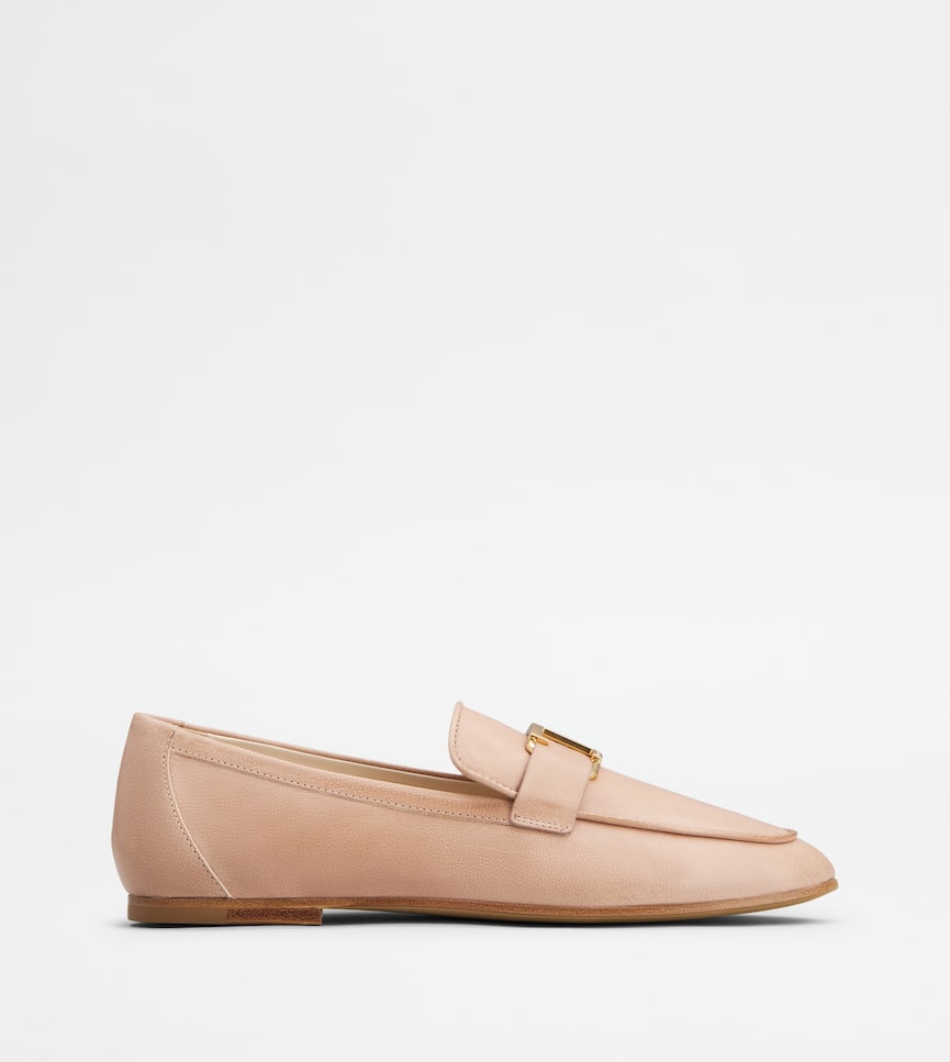 T Timeless Loafers in Leather - Side view