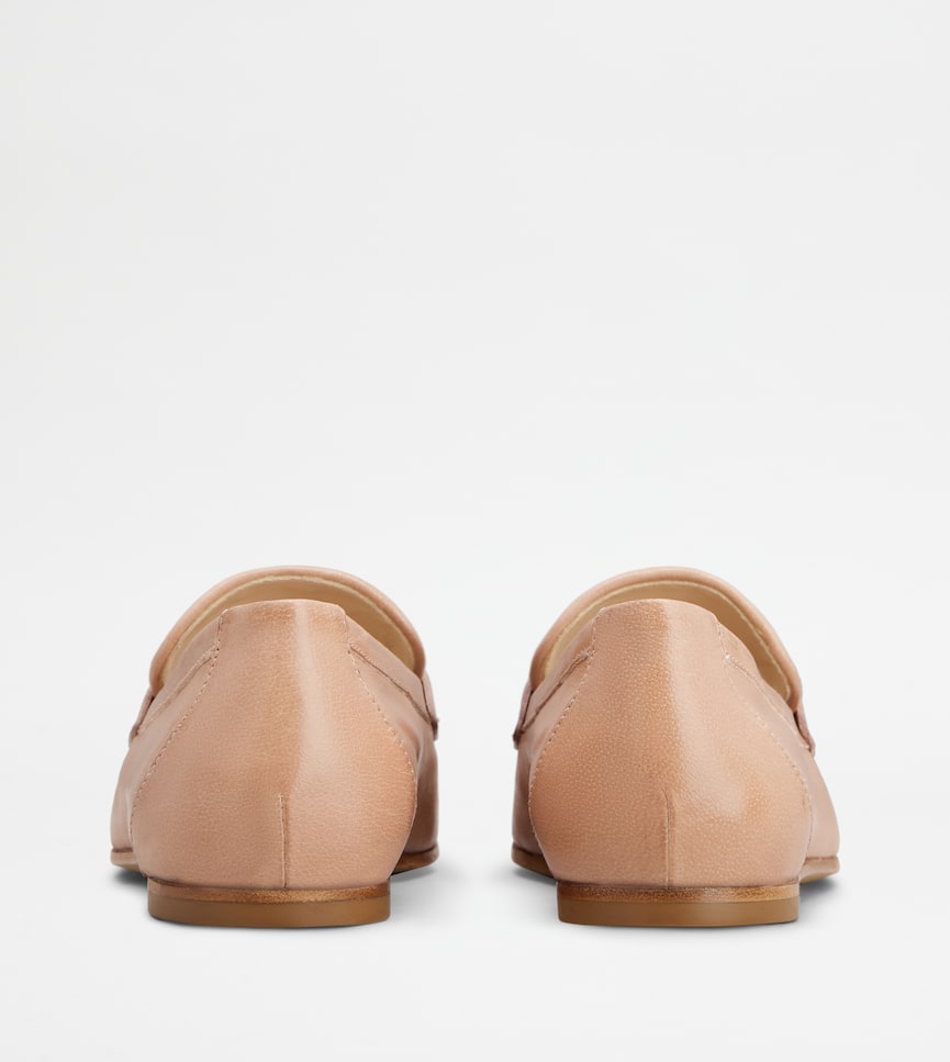 T Timeless Loafers in Leather - Rear view