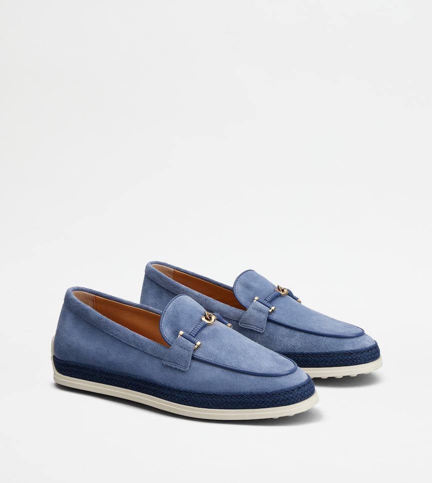 Loafers in Suede - Three-quarter view