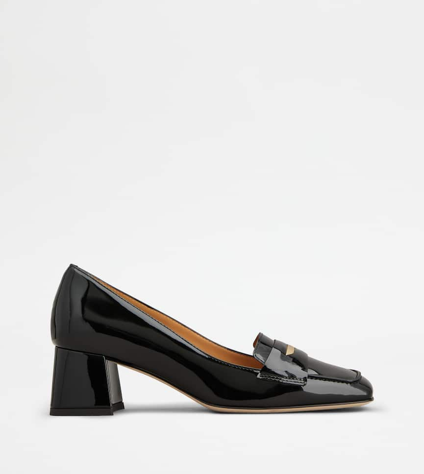 Pumps in Patent Leather - Side view