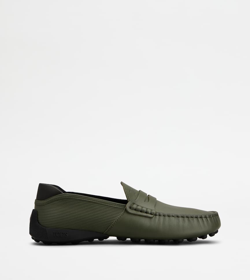 Loafers in Leather - Side view